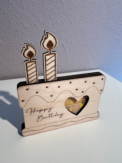 Geldgeschenk Torte mit "Happy Birthday"